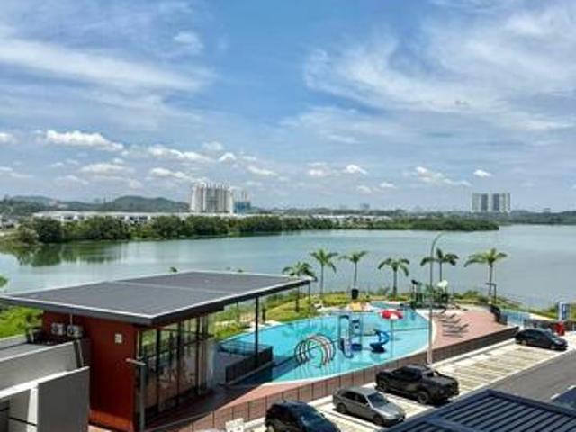 BREATHTAKING 360 LAKE POOL VIEWEIsland Haven Residence Puchong
