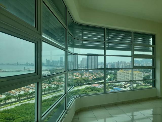 Breeza Condo with Sea view at Tanjung Tokong Penang For Sale