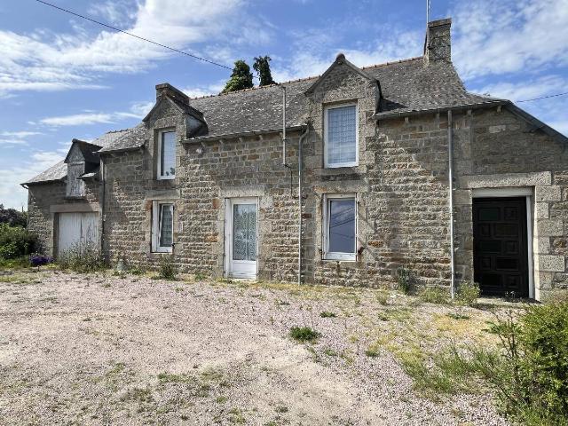 BREHAND Maison en pierres de plain pied