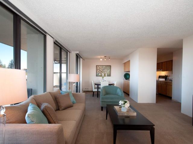 Brentlawn Towers One bedroom + den [object Promise] for Rent
