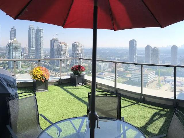 Brentwood Executive Furnished Apartment Gorgeous 2 Bed, 2 Bath, 3 Balconies