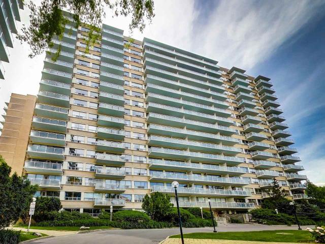 Brentwood Towers Studio Apartment for Rent at 23 Lascelles Blvd, Toronto, ON M4V 2B9 Deer Park