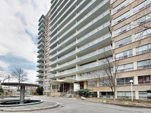 Brentwood Towers 1 Bedroom Apartment for Rent at 23 Lascelles Blvd, Toronto, ON M4V 2B9 Deer Park