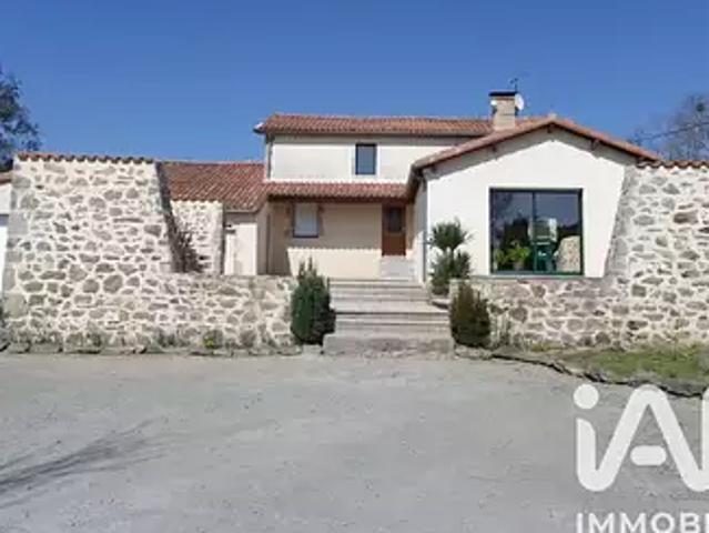 Bressuire 79300 Achat / Vente maison 10 pièces t10 parking