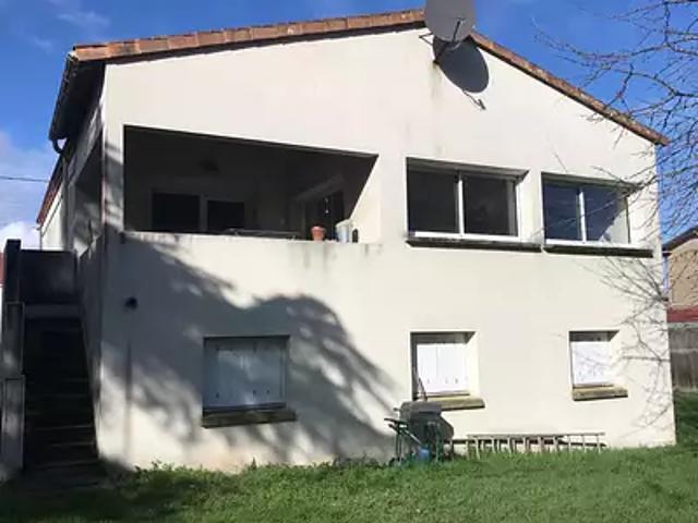 Bressuire 79300 Achat / Vente maison 6 pièces t6 au dernier étage