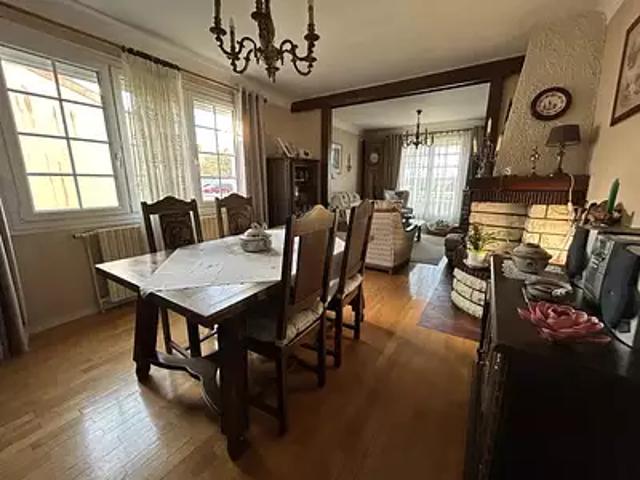 Bressuire 79300 Achat / Vente maison 8 pièces t8 au dernier étage