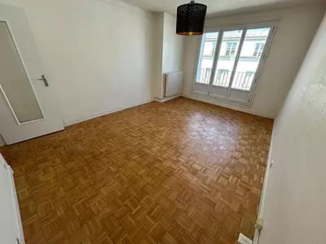 Brest 29200 Location appartement 3 pièces t3 au dernier étage cave
