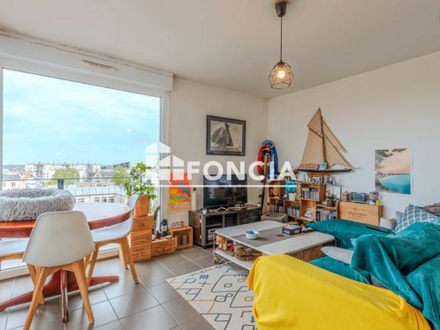 BREST HAUT JAURES Appartement T2 avec terrasse et place de parking privative Locataire en place