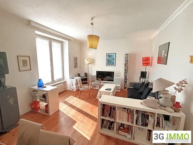 Brest SANQUER REPUBLIQUE T4 de caractère 96 m² avec grand garage et bureau indépendant