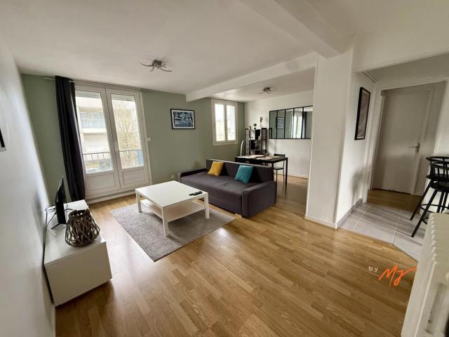 BREST SIAM APPARTEMENT TRAVERSANT 65M2 BALCONS