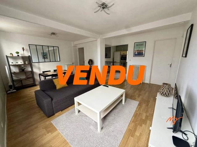 BREST SIAM APPARTEMENT TRAVERSANT 65M2 BALCONS
