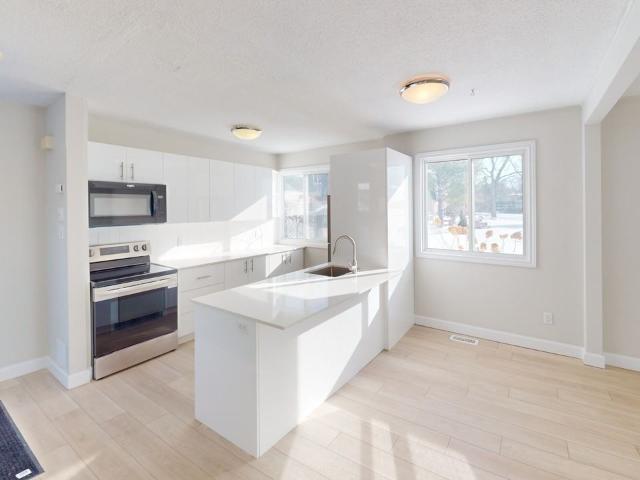 Britannia Beach 3 Bedroom Apartment for Rent at 2780 Rowatt St, Ottawa, ON K2B 6P1 Britannia