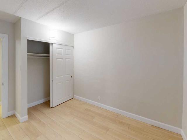 Britannia Park 1 Bedroom Apartment for Rent at 348 Zephyr Ave, Ottawa, ON K2B 6A1 Lincoln Heights