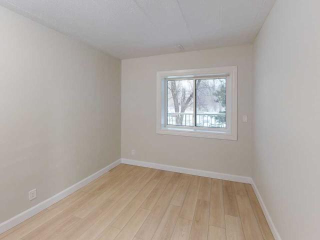 Britannia Park 2 Bedroom Apartment for Rent at 348 Zephyr Ave, Ottawa, ON K2B 6A1 Lincoln Heights