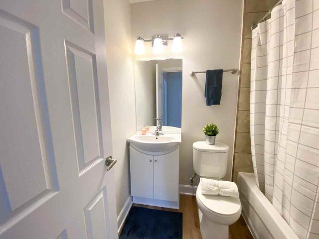 Britannia Park 2 Bedroom Apartment for Rent at 348 Zephyr Ave, Ottawa, ON K2B 6A1 Lincoln Heights