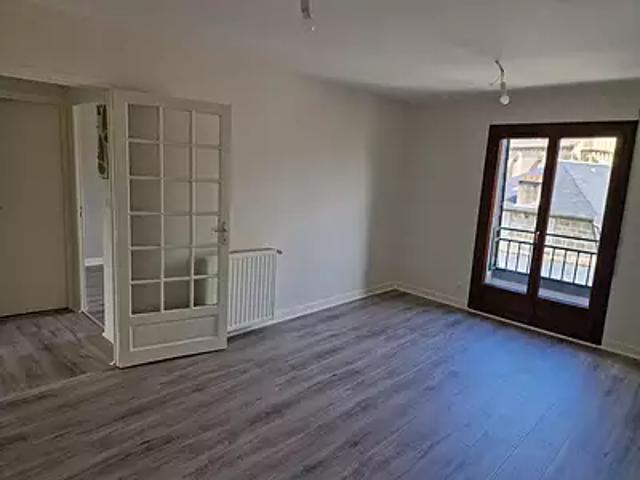 Brive la Gaillarde 19100 Location appartement 3 pièces t3 au dernier étage