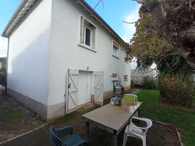BRIVE OUEST HAUTEURS PAVILLON ANNEES 1970 4 PIECES PRINCIPALES S/SOL JARDIN