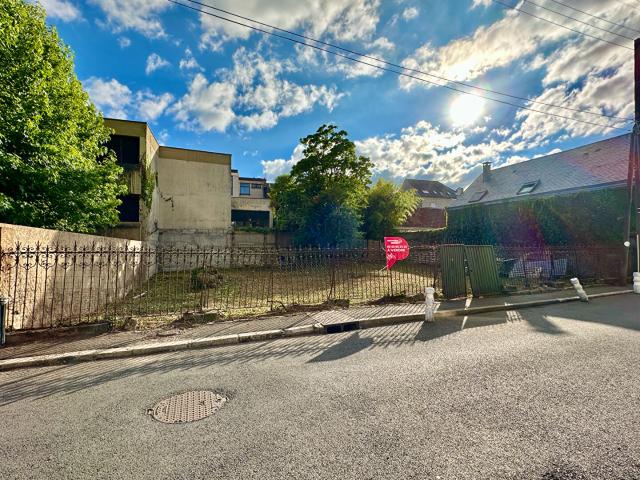 Brive, rue Paul Bert terrain constructible 379 m2 !