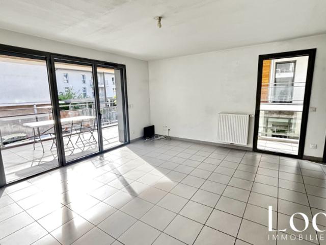 BRIANCON HYPER CENTRE VASTE T3 RECENT AVEC TERRASSE