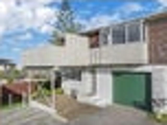 Brick & Tile Beauty Renovated & Spacious