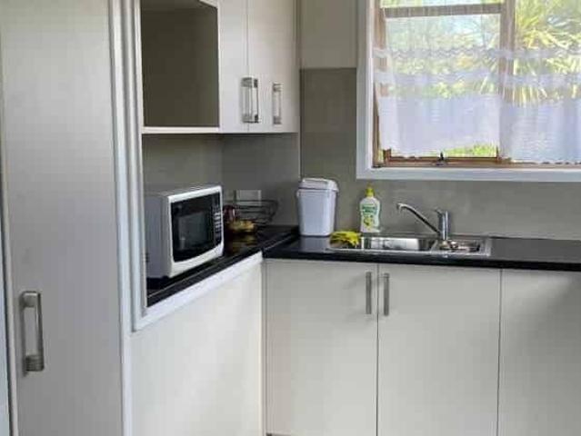 Brick & Tile Home in New Lynn