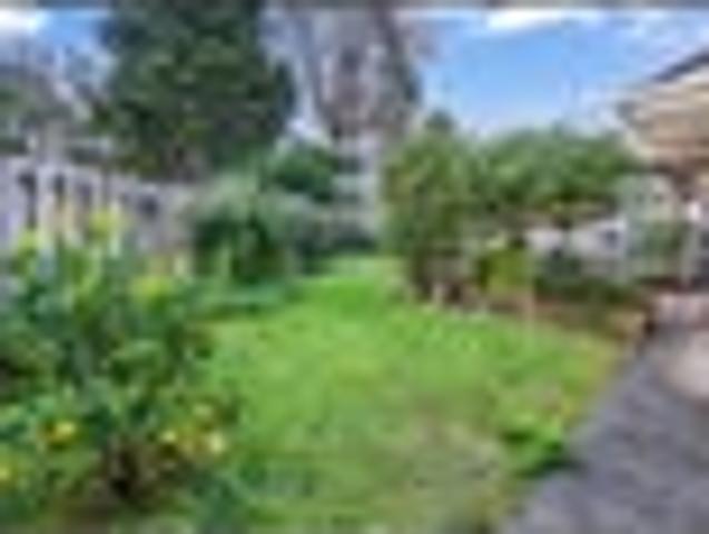 Brick & Tile 3 Bedrooms Family Home
