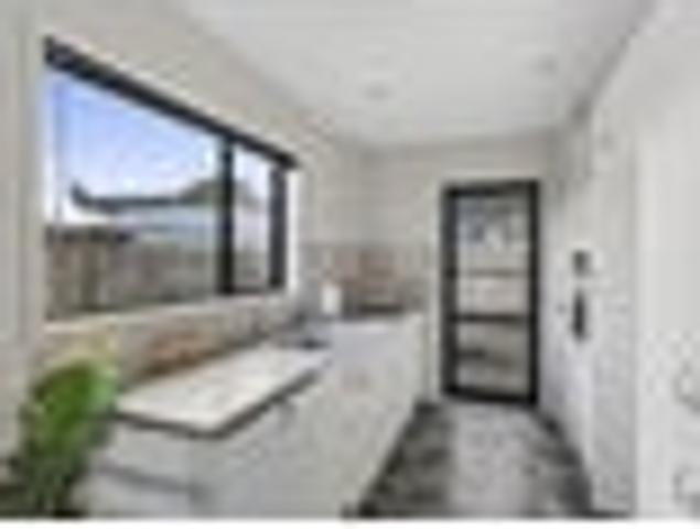 Brick Townhouse, Easy Care