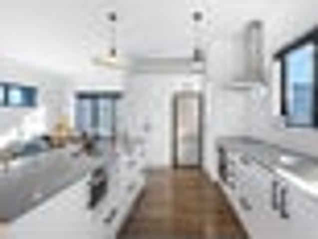 Brick and style – Plus garage!