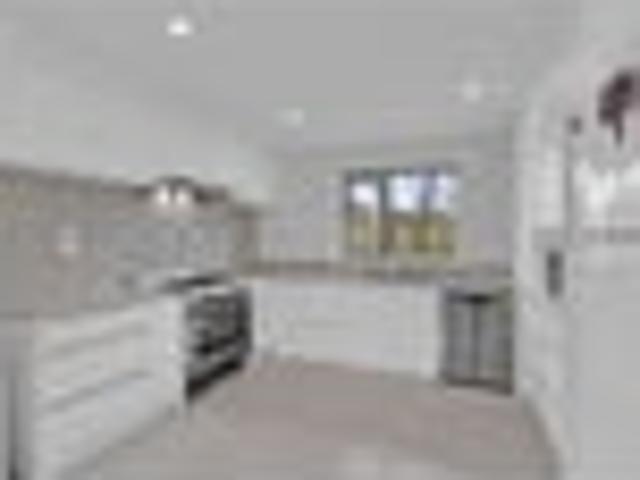 Brick & Freehold 4 Bedroom With Double Garage