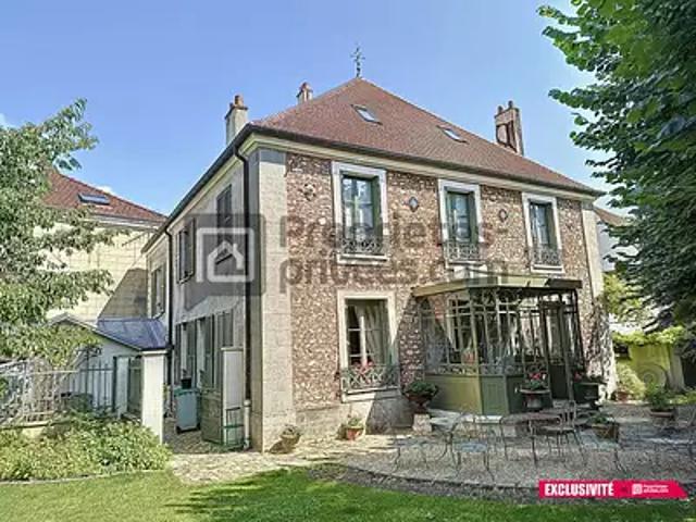 Brie Comte Robert 77170 Achat / Vente maison 11 pièces t11 jardin