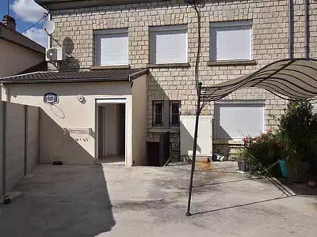 Brienne le Château 10500 Location maison 6 pièces t6 cave parking