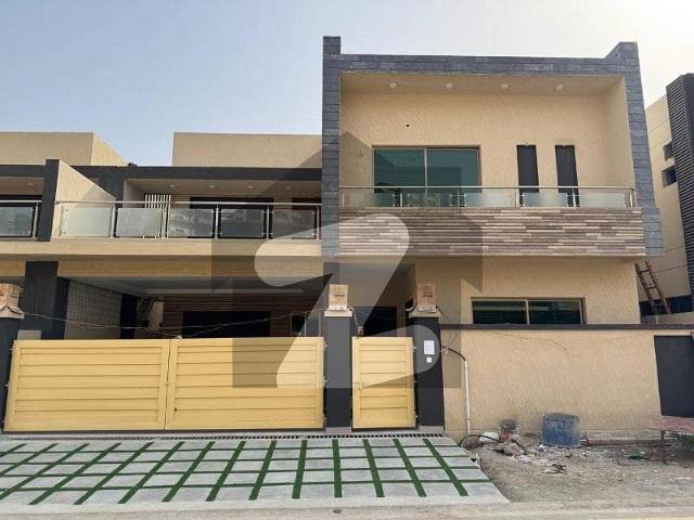 Brigadier house in askari 6 karachi for sale