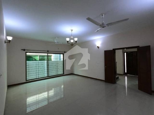 Brigadier House Is Available For Sale Askari 5 Sector J 375 Yard West Open
