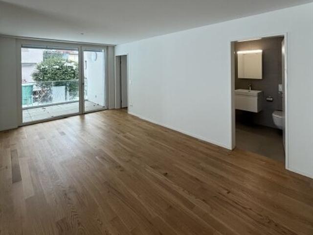 Bright 3.5 room apartment in a central location available immediately