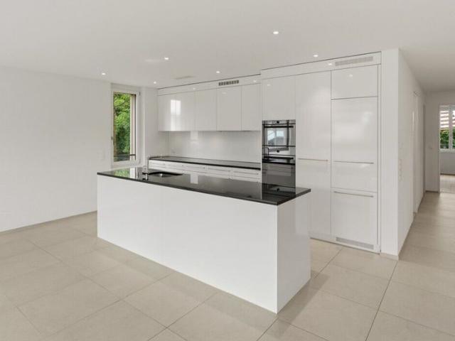 Bright 3.5 room apartment in Greppen – modern, quiet and near the lake