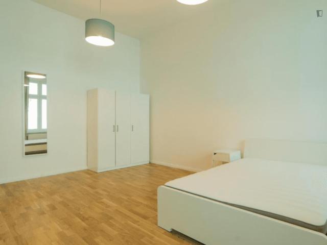 Bright 3 Bedroom apartment with balcony close to Volkspark Friedrichshain