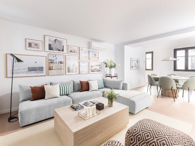 Bright 3 bedroom apartment in the Gothic Quarter