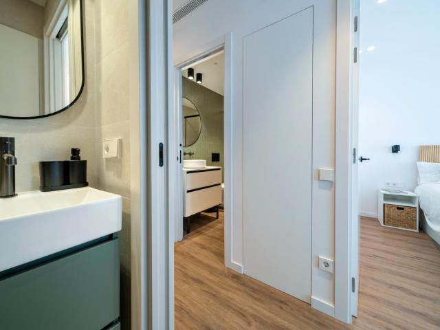 Bright 3 bedroom apartment in Gracia