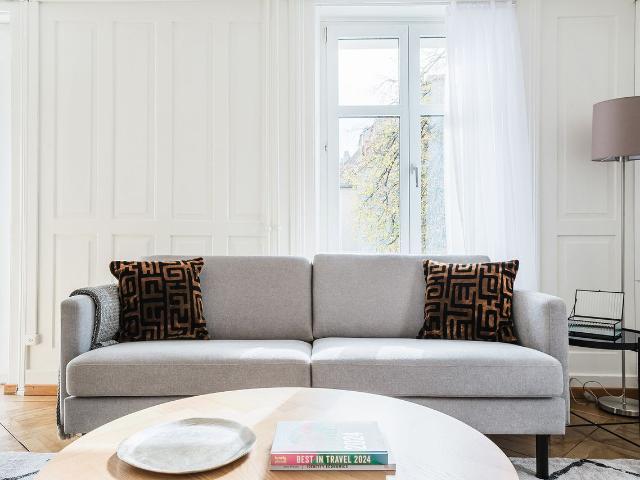 Bright 3 Bedroom Furnished Apartment in Oberstrass, Zurich Amsterdam Apartments for Rent