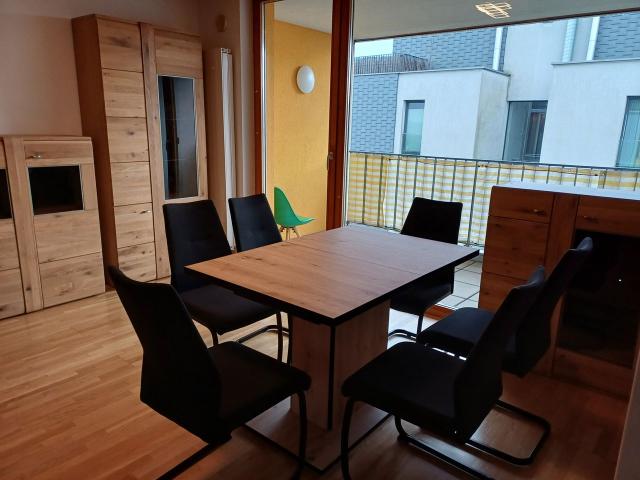 Bright 3 Room Apartment with Balcony in Vienna Floridsdorf, Vienna Amsterdam Apartments for Rent