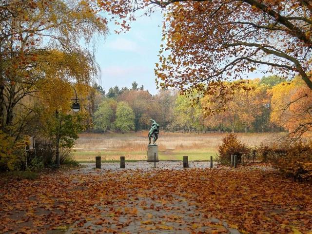 Bright, 3 room apartment in Wedding, right next to the Rehberge Volkspark, Berlin Amsterdam Apartments for Rent