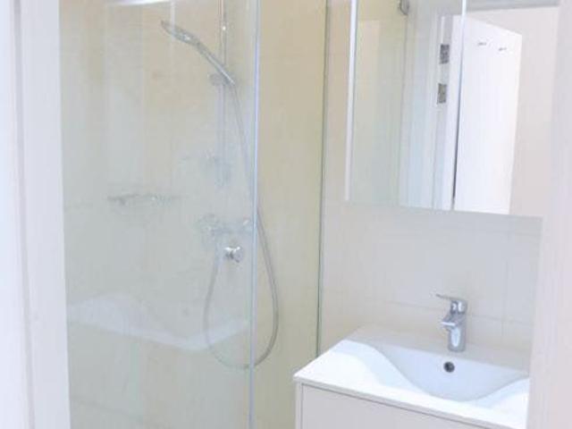Bright 1 bedroom apartment fully equipped kitchen