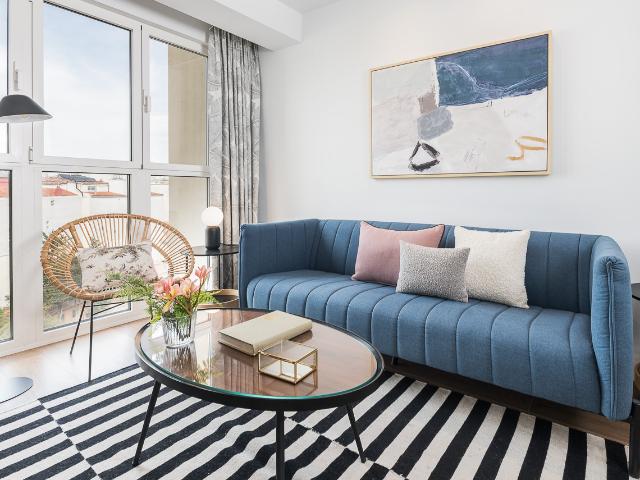 Bright 1 bedroom apartment in a completely renovated building