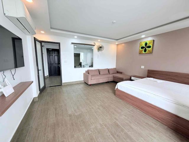 Bright 1 Bedroom Apartment – My Da Dong 12 – 3 mins to the Beach