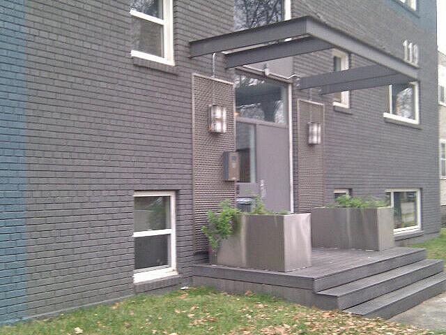 Bright 1 Bedroom Condo. Great Location