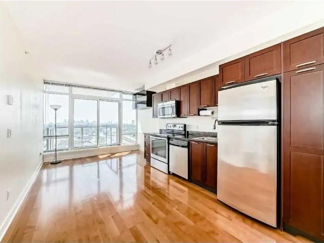 Bright 1 Bedroom Condo with Downtown & Mountain Views | Brentwood