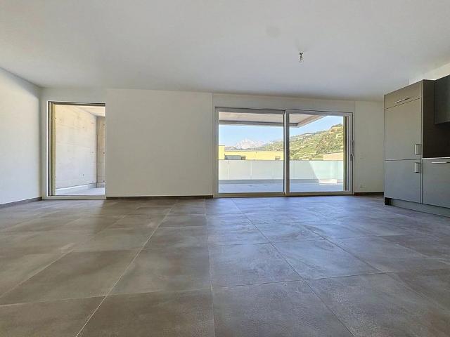 Bright 2.5 room apartment on the 2nd floor with large terrace – Alegria promotion in Uvrier