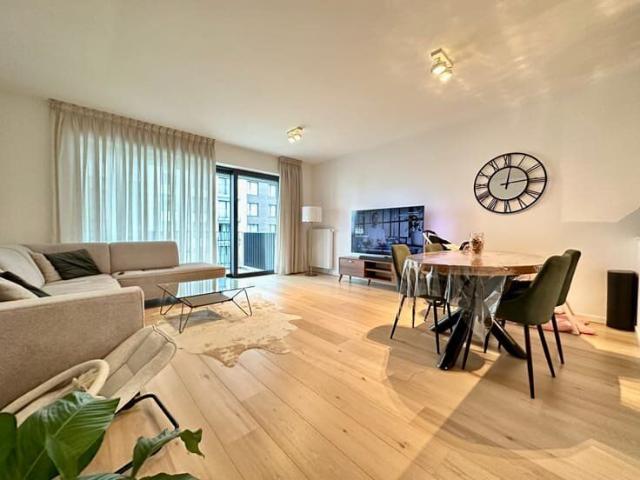 Bright 2 bedroom apartment with terrace