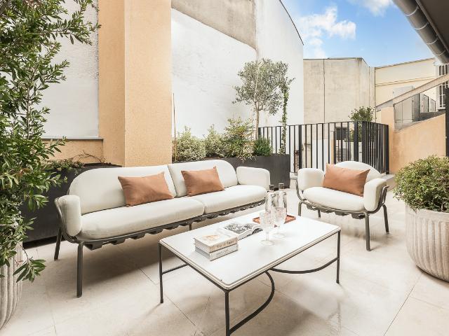Bright 2 bedroom apartment with terrace in Justicia neighbourhood