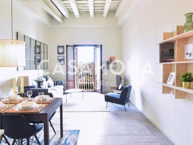 Bright 2 Bedroom Apartment with views over Port Vell and Montjuic